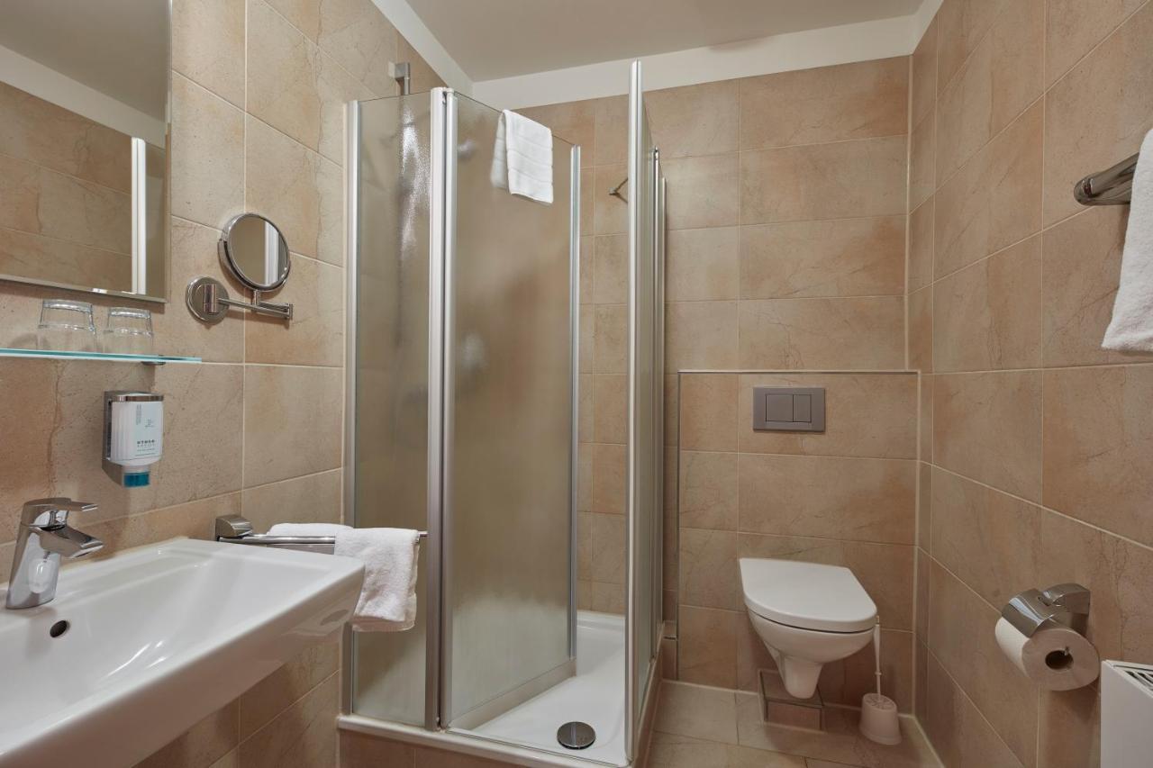 Hotel Friesenhof ファーレル エクステリア 写真