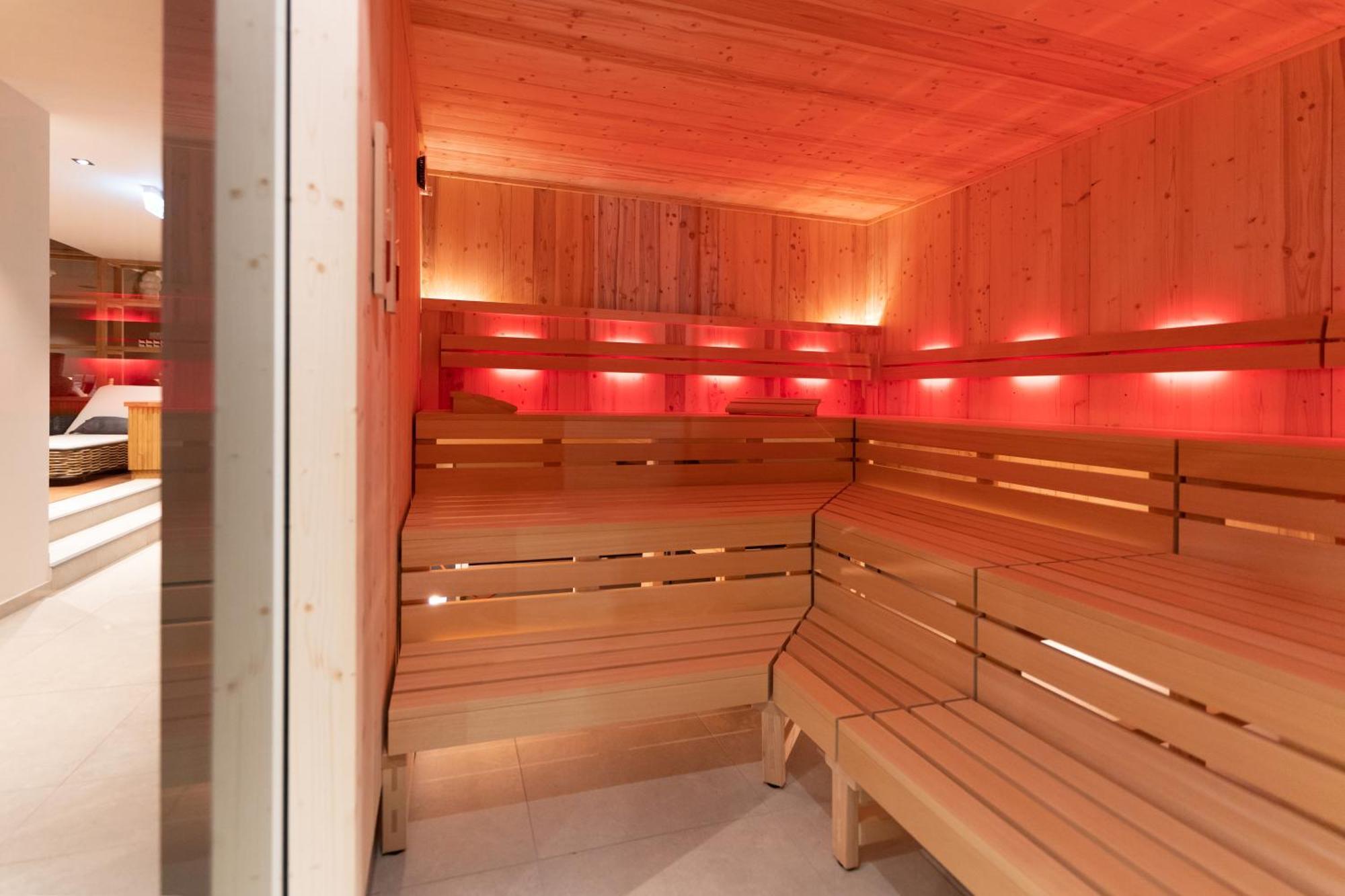 Hotel Friesenhof ファーレル エクステリア 写真